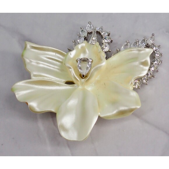 Nolan Miller Signed Ivory Orchid Floral Clear Crystal Rhinestones Brooch Vintage - Picture 16 of 16